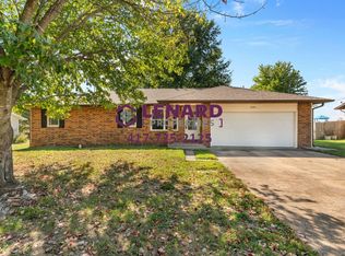 2242 W Colgate St, Bolivar, MO 65613