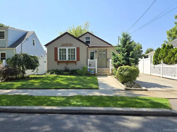 445 Clinton Avenue, Rockville Centre, NY 11570