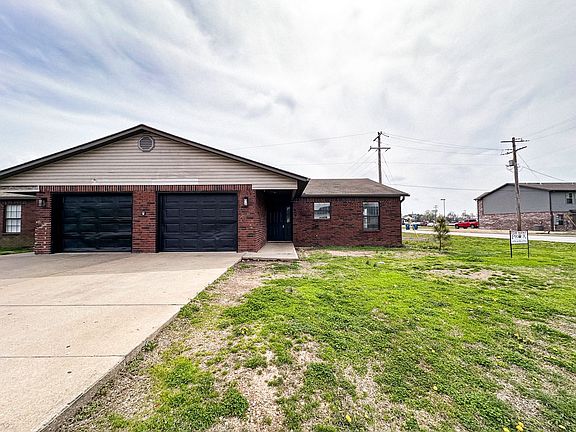 2nd image of 639 SE 1st St #3B-1BA-1275SQFT