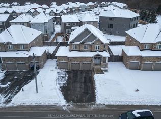 125 Centre St, Essa, ON L0M 1B0