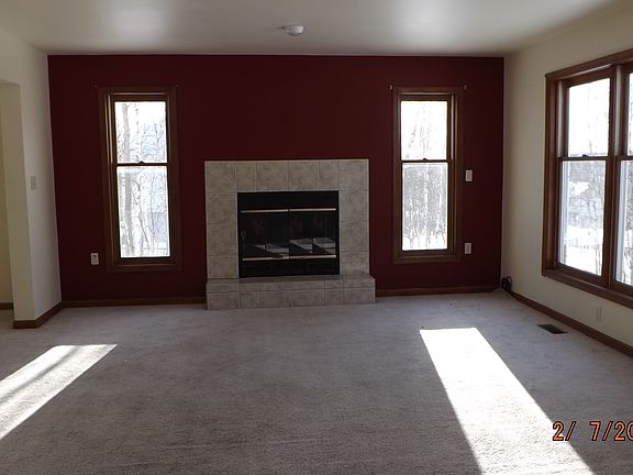5th image of 12 Whippoorwill Dr