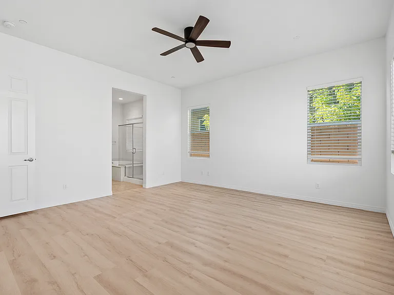 43720 Vacanza Ct — Photo 21