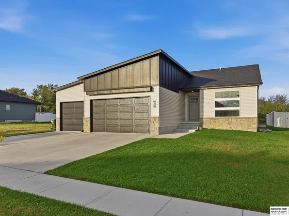 619 S 88th St, Lincoln, NE 68520