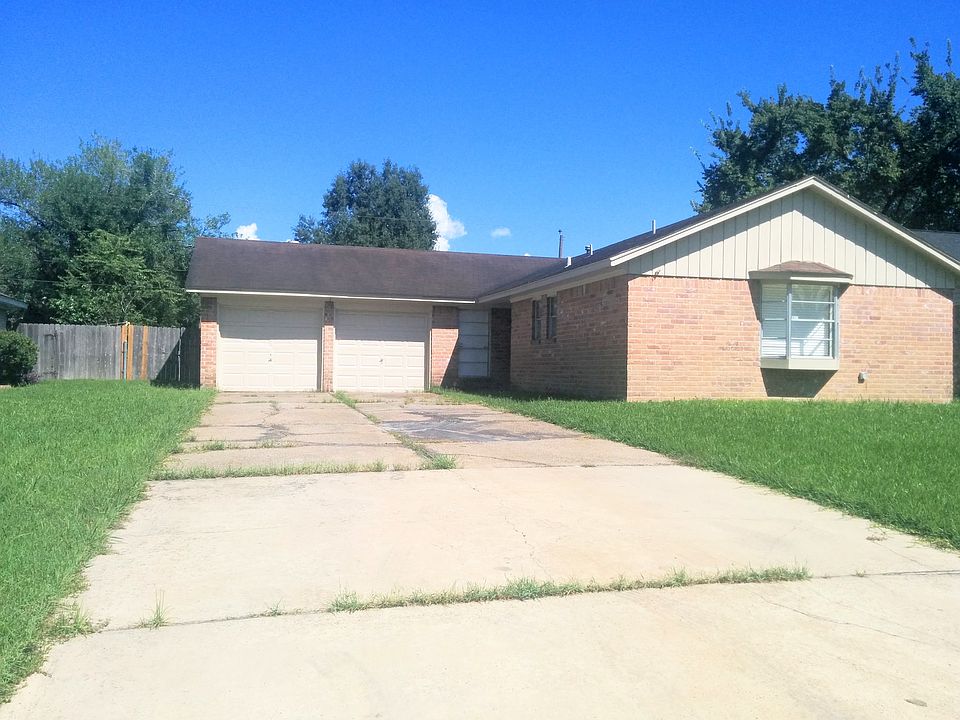 1st image of 658 Rockbrook Dr