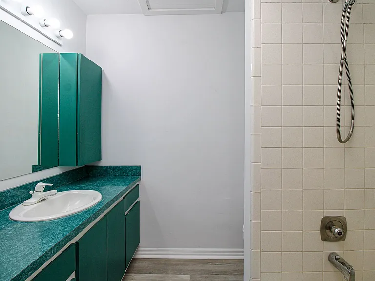 4300 Gulfstream Dr #2D — Photo 7