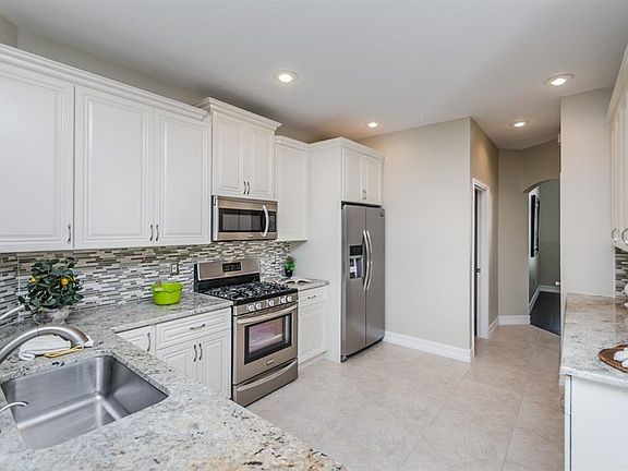 3rd image of 10323 Abbotsford Dr