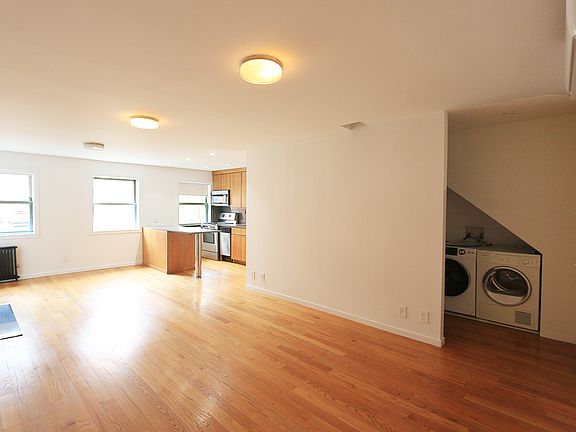 4th image of 44 Carmine St APT 3