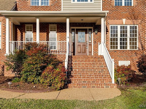 3rd image of 9395 Indianfield Dr