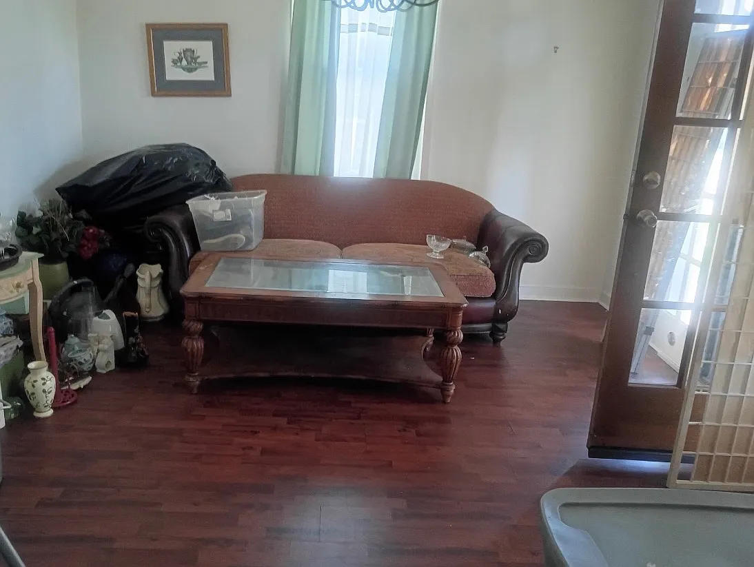 3 bed, 1800 sqft, $1,000 — Photo 3