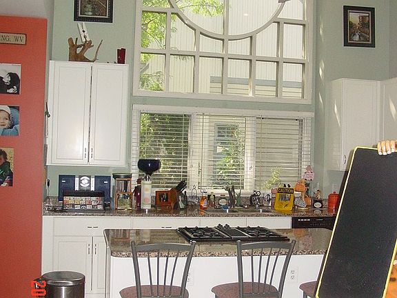 GULICK SIGNATURE WINDOW