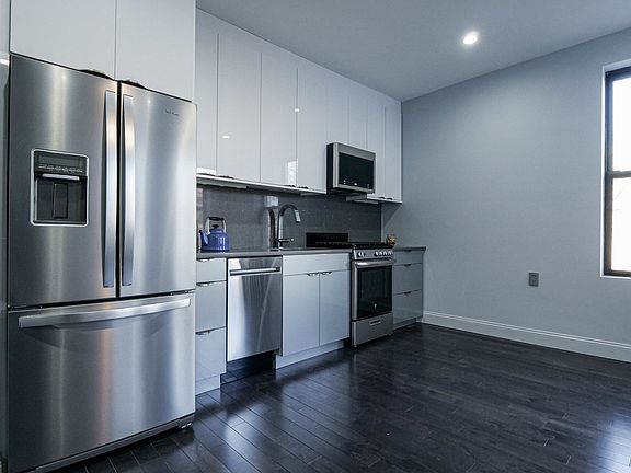 4th image of 460 Ovington Ave APT 2I