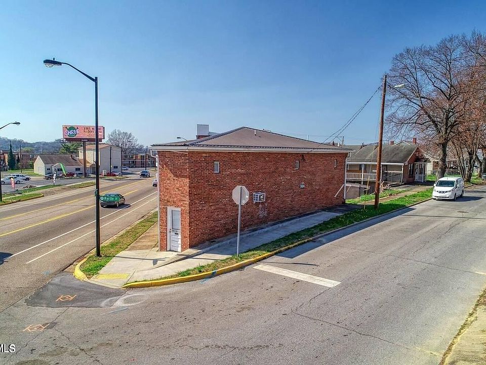 1st image of 1028 E Center St