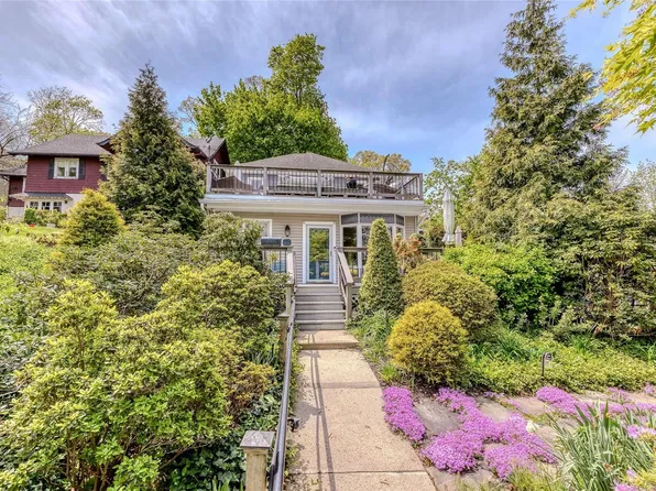 32 Crescent Drive, Huntington, NY 11743