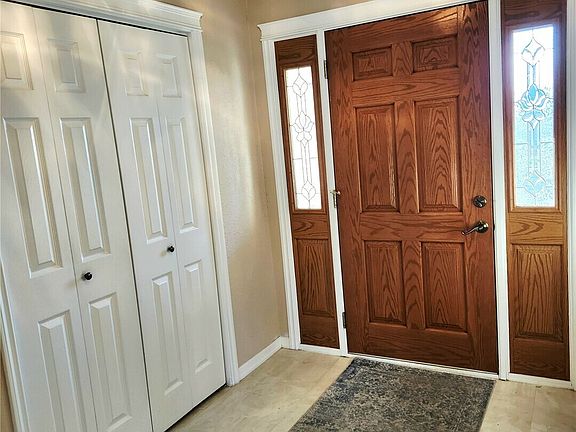 4th image of 114 NE Cedar Avenue