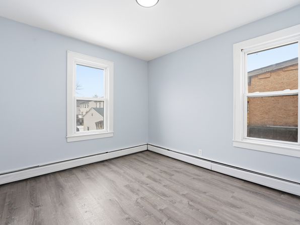 102 Highland Ave FLOOR 2