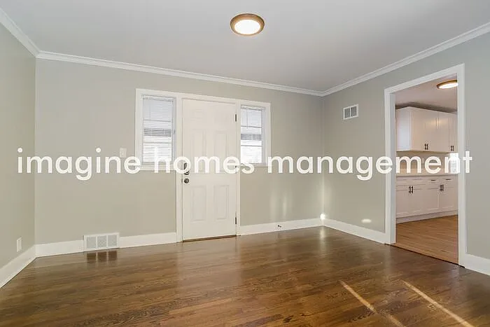 7606 Ward Pkwy — Photo 5