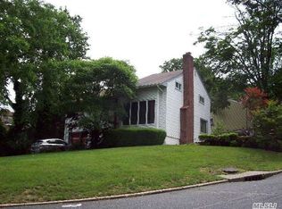66 Mill Ln, Huntington, NY 11743