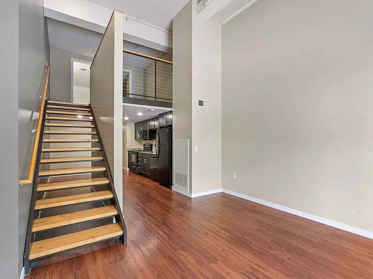 430 Oak Grove — Photo 10