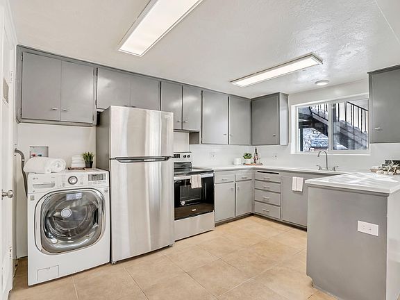5th image of 861 E Fairmont Cir #1