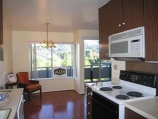 2nd image of 105 Pixley Ave