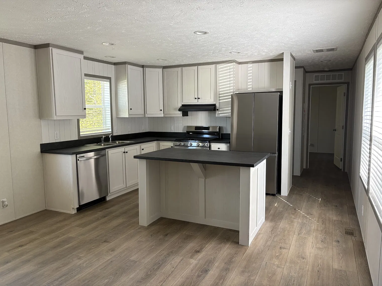 Stonecrest Manor — Photo 3