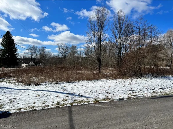 N Park Cir, East Liverpool, OH 43920