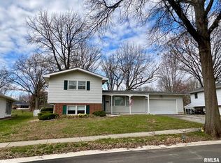 823 Independence Rdg, Springfield, IL 62702