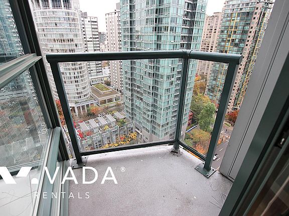 3rd image of 1239 Georgia St W #2103