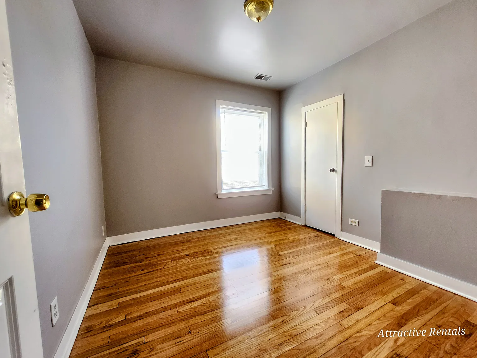 2 bed, 950 sqft, $1,100 — Photo 4