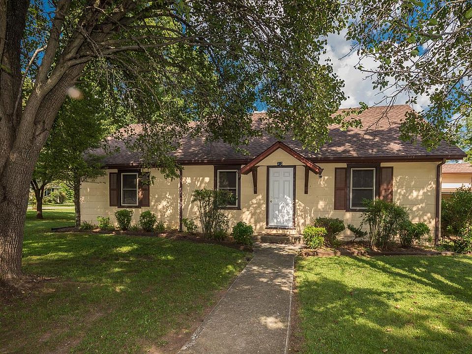 1st image of 312 Twin Oak Dr