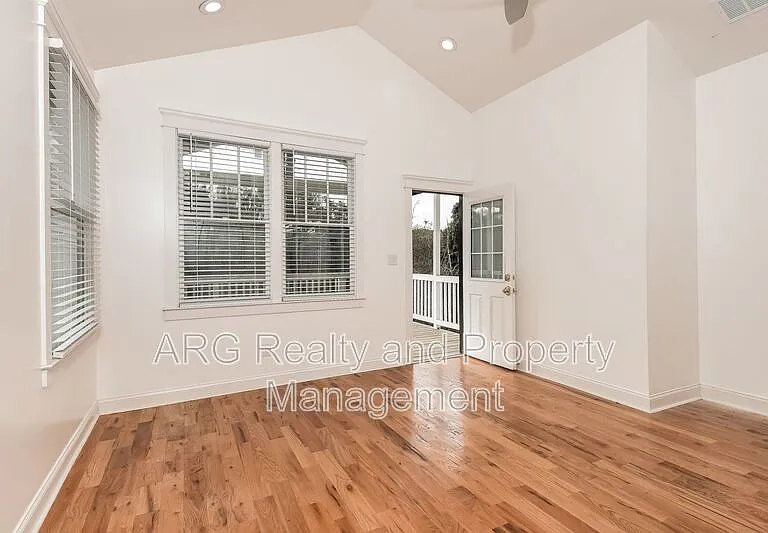 2215 Lang Dr SW — Photo 27