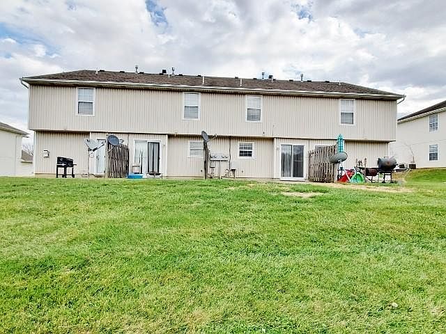 2nd image of 200D NE Sunshine St #Oak