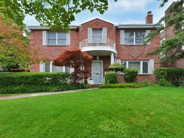 13623 72nd Rd, Flushing, NY 11367
