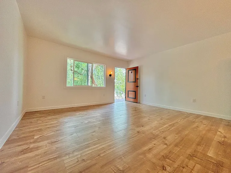 4657 Coldwater Canyon Ave — Photo 2