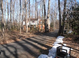 1641 Besley Rd, Vienna, VA 22182