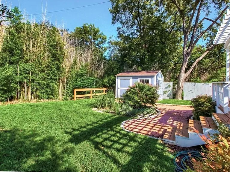 702 W North Loop Blvd — Photo 20