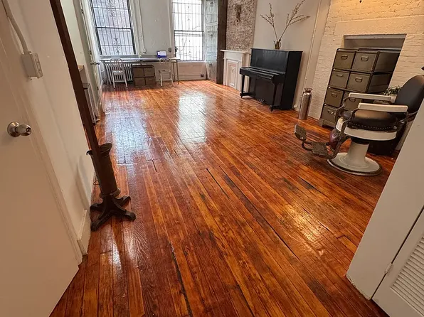 247 Grand St APT 2R, New York, NY 10002