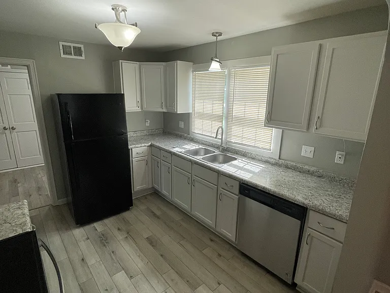 406 NE Grand Ave — Photo 4