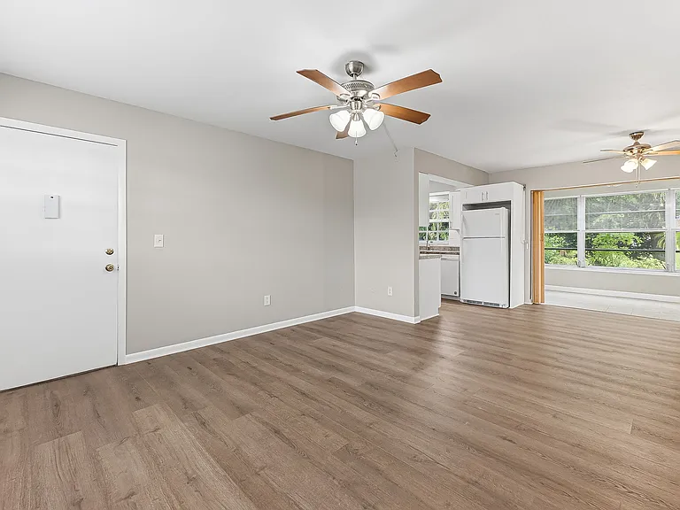 1514 Edgewater Cir #2 — Photo 13