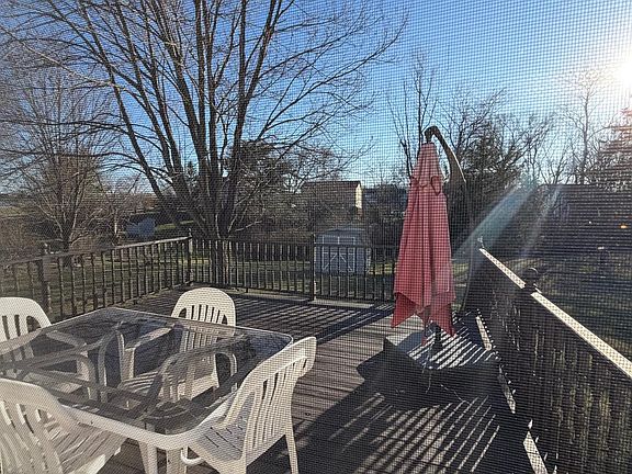 5th image of 209 Somerset Dr