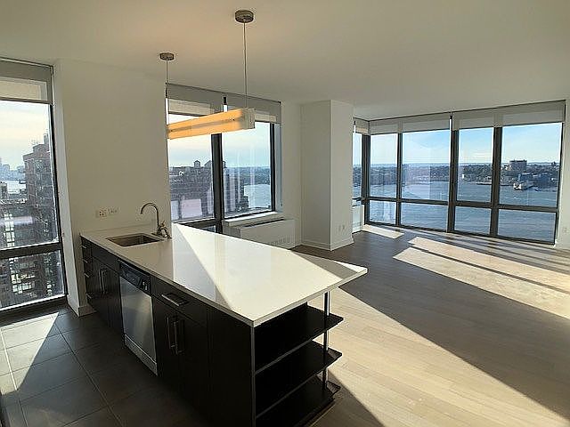 1st image of 312 11th Ave APT 32G