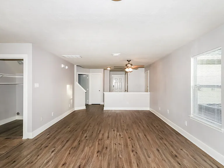 7431 Leightonfield Ct — Photo 5