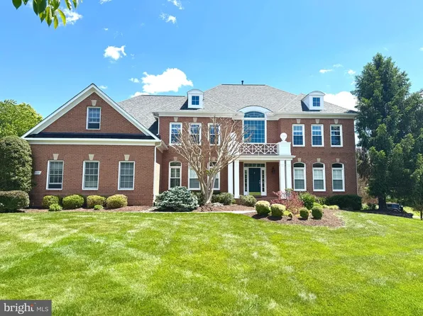 2939 Fox Mill Manor Dr, Oakton, VA 22124