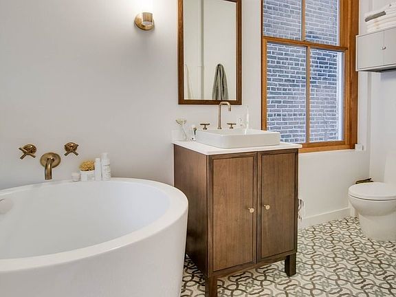 5th image of 108 Pierrepont St APT 5