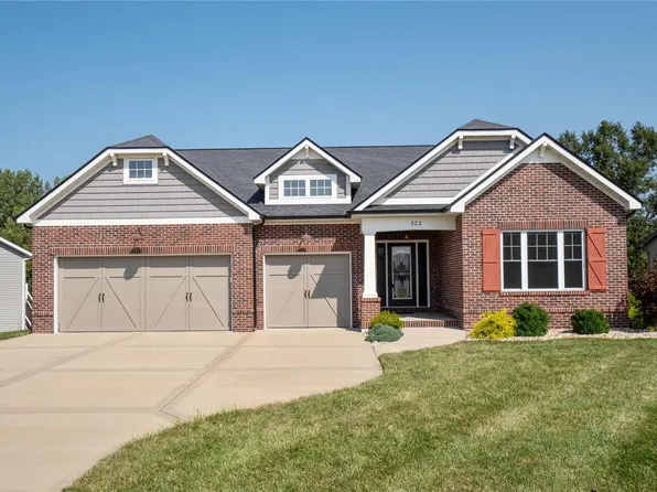 322 Fox Run Dr, Columbia, IL 62236