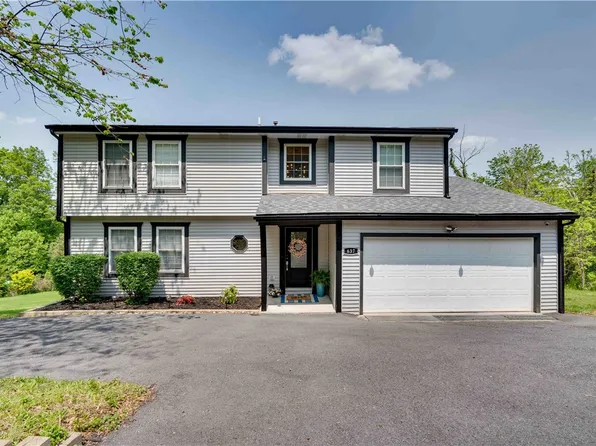637 Seminary Ave, Oakdale, PA 15071
