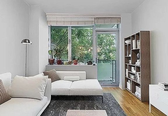 3rd image of 222 E 111th St #2R