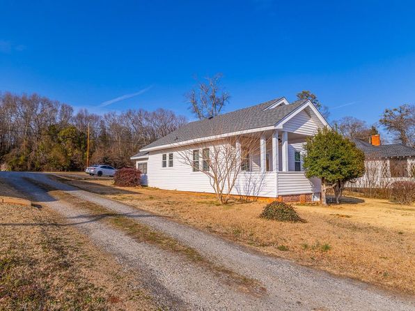 91 Lawrence St, Lyman, SC 29365