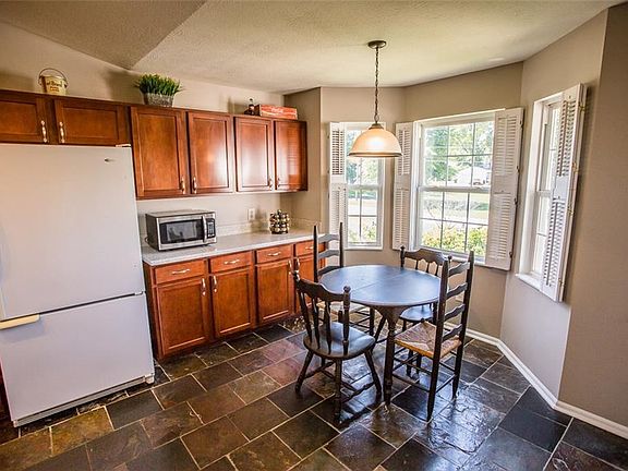 5th image of 2105 Yuma Dr