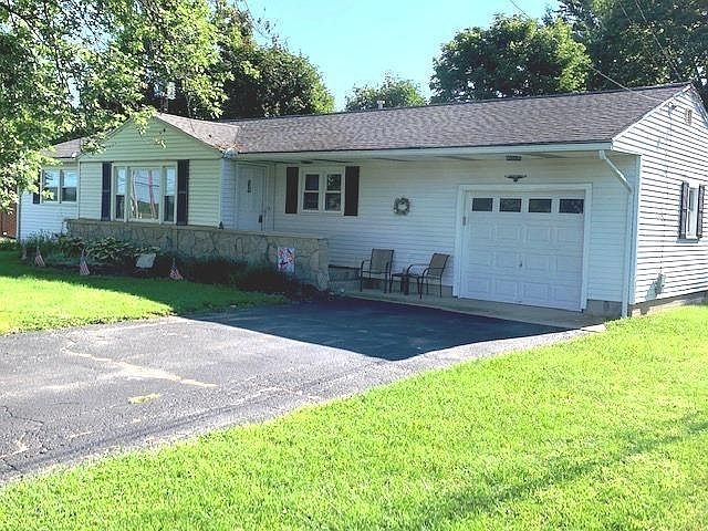 1st image of 556 Carolyn Dr